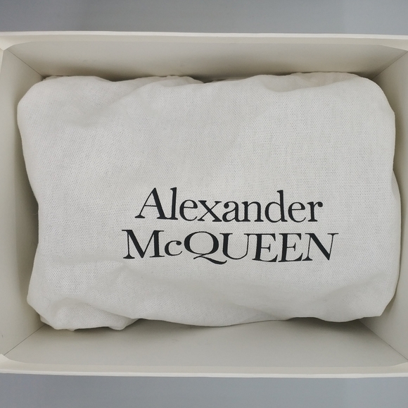 Alexander McQueen Handbag - Picture 2 of 11